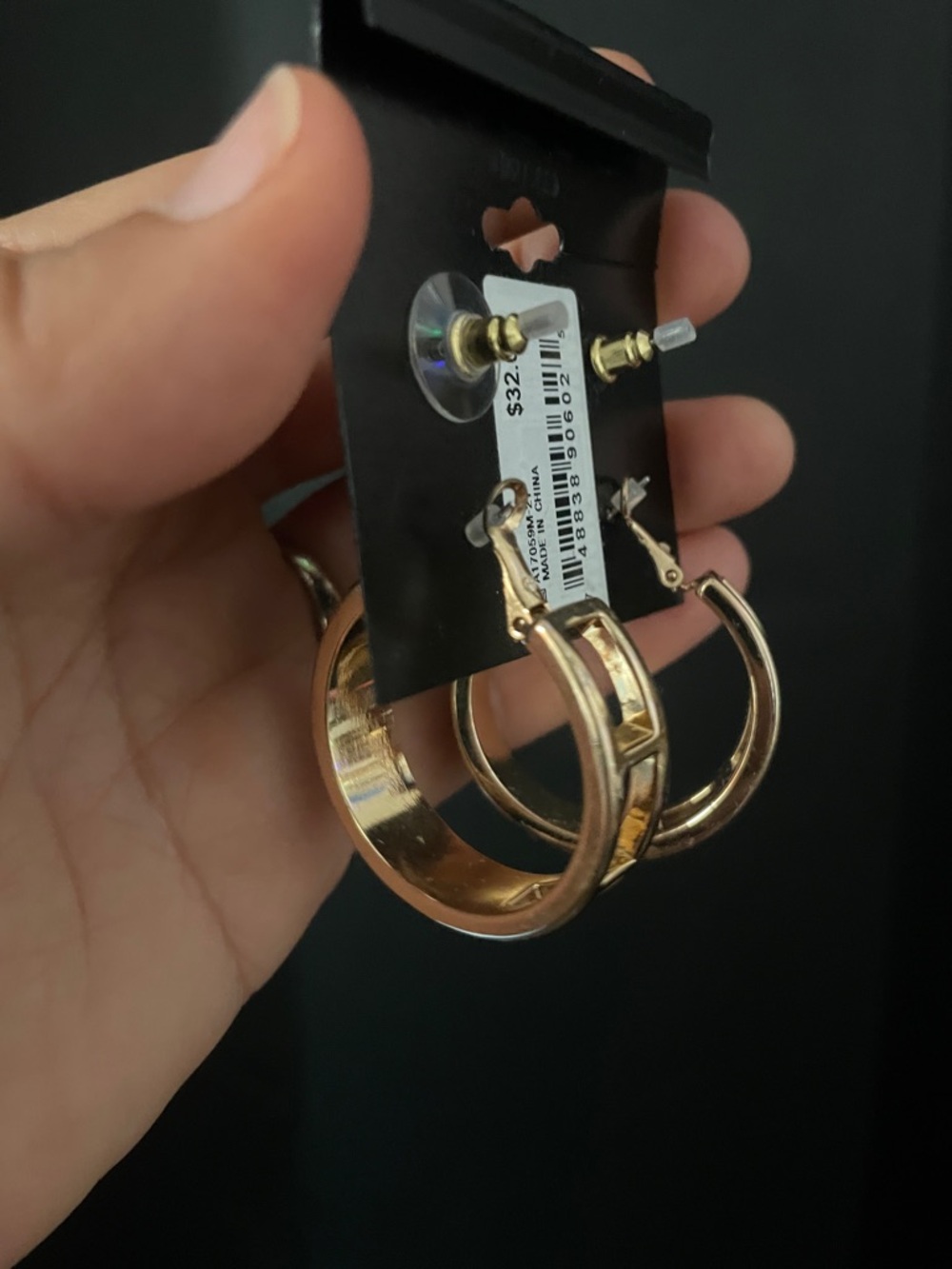 $32 NWT GUESS Gold-Tone Hoop & Stud Earring Set with Emerald Green Stones - Picture 6 of 8